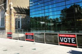 Early Voting signs at the Brodhead Center